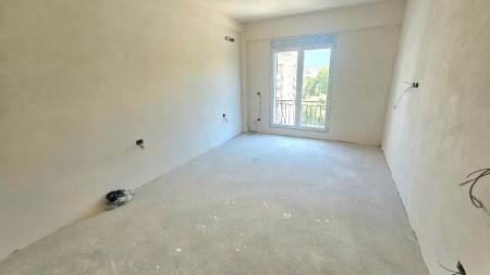 Tek Liqeni I Thate, Shitet Super Apartament 1+1, Me Pamje Spektakolare !!