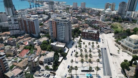 Ne Durres, Shitet Njesi Biznesi, Ideal Per Investim!!!