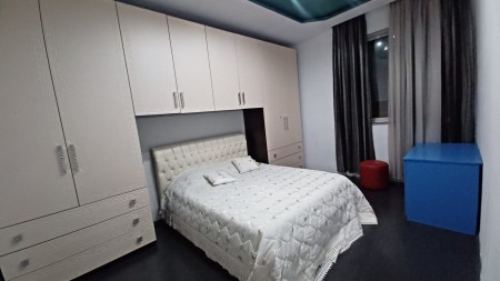 Tek Rruga E Durresit, Jepet Me Qira Apartament 2+1 Ideal Per Banim Me Lokacion Perfekt!!!