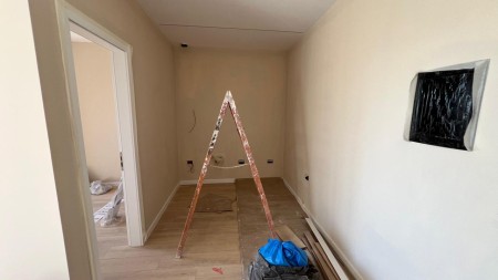 Tek Mozaiku I Tiranes, Shitet Apartament 1+1 Me Planimetri Te Rregullt!!