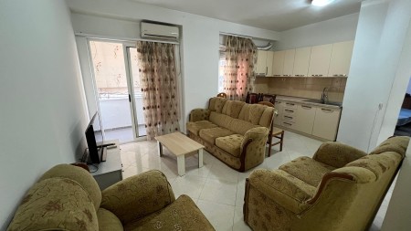 Ne Porcelan, Shitet Apartament 1+1 Me Orientim Perfekt!!