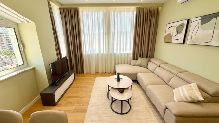 Tek Myslym Shyri, Shitet Apartament 2+1, I Investuar Totalisht Dhe Me Pamje Spektakolare!!!