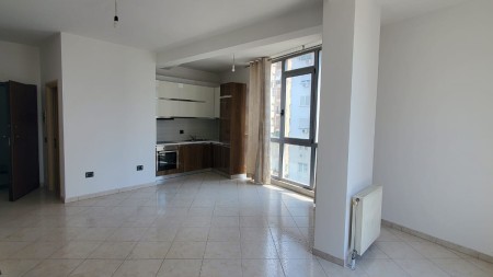 Tek Kompleksi Kika 2, Shitet Apartament 2+1+2, Me Hapesira Te Bollshme!!