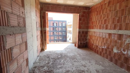 Tek Fusha E Aviacionit, Kompleksi Mivita, Shitet Apartament 2+1 Me Planimteri Te Rregullt!!