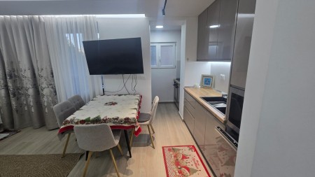 Tek Brryli, Shitet Apartament 2+1, Mundesi Per Investim !!