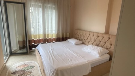 Mbrapa Fakultetit Te Shkencave Te Natyres, Jepet Me Qira Apartament 1+1 Ideal Per Banim!