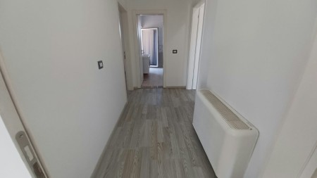 Tek Selvia, Jepet Me Qira, Apartament 1+1+Verande, Gati Per Banim !!!