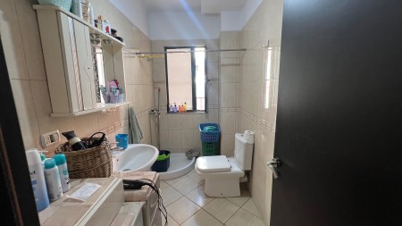 Tek Kodra E Diellit, Shitet Apartament 2+1+Post Parkimi !!