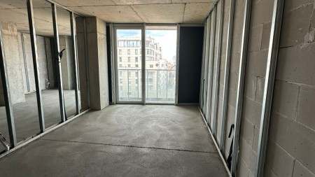 Ne Qender, Tek Tirana's Rock, Shitet Super Apartament 1+1, Mundesi Ideale Banimi Ose Investimi !!!