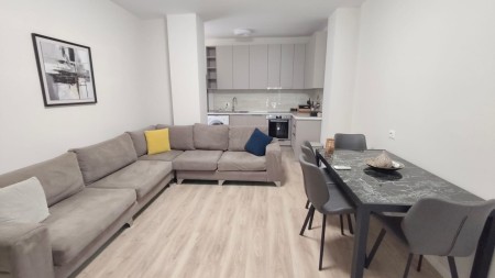 Tek Selvia, Jepet Me Qira Apartament 1+1 Totalisht I Investuar!!