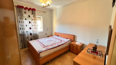 Prane Siri Kodres, Shitet Apartament 2+1 I Mobiluar!!!