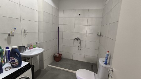 Ne Ali Dem, Tek Kompleksi Mangalem 21, Shitet Apartament 2+1 Me Hapesira Te Bollshme !!!