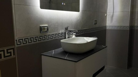 Ne Kamez, Shitet Apartament 1+1, Me Planimetri Perfekte!!!