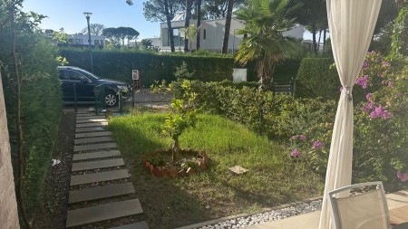 Ne Kompleksin “San Pietro“ Ne Gjirin E Lalezit, Shitet Apartament 1+1, I Pershtatur Ne 2+1 Me Oborr !!!