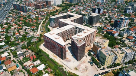Tek Riverside Residence, Shitet Apartament 2+1+2, Me Planimetri Te Rregullt!