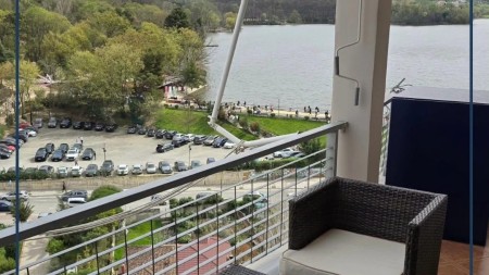 Tek Liqeni I Tiranes, Jepet Me Qira Super Apartament 2+1, Totalisht I Mobiluar !!