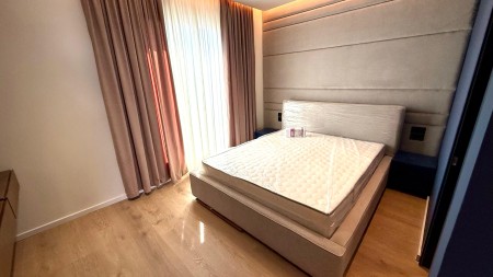 Tek 5-Maji, Jepet Me Qira Super Apartament 2+1+2, Me Verande Dhe Post Parkimi!!
