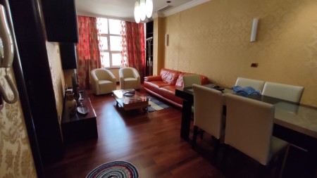 Ne Bllok, Jepet Me Qira Apartament 1+1, I Mobiluar !!