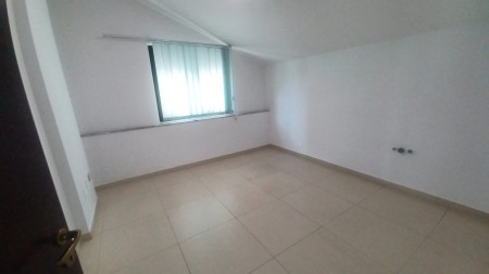 Ne Brryl, Jepet Me Qira Ambient, Per Tipologji Te Ndryshme Zyrash Ose Klinikash Mjekesore!!!