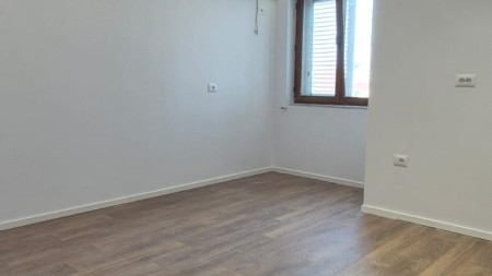 Tek Ish Stacioni i Fundit i Tiranes se Re, Shitet Super Apartament 2+1, Ideal Per Banim Dhe Investim !!!