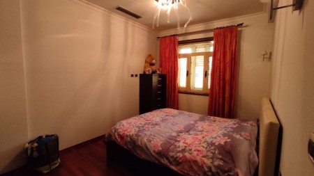 Ne Bllok, Jepet Me Qira Apartament 1+1, I Mobiluar !!