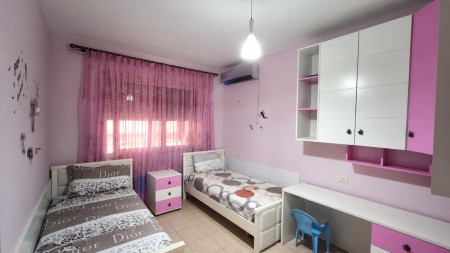 Ne Astir, Shitet Apartament 2+1, Me Hapesira Te Bollshme !!!