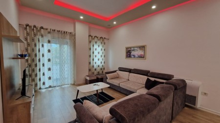 Cmim Okazion !! Tek Liqeni I Thate, Shitet Super Apartament 2+1, Me Planimetri Dhe Vendndodhje Perfekte !!