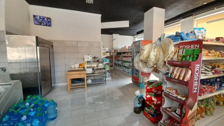 Prane Selvise, Jepet Me Qira Ambient, Per Tipologji Te Ndryshme Zyrash Ose Biznesi!!!