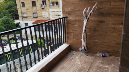 Tek Shkolla Baletit, Shitet Apartament 2+1+2 prane Perfundimit !!!