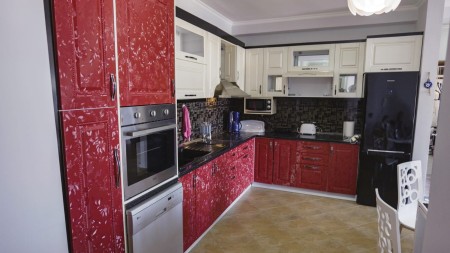 Ne Vlore, Tek Uji I Ftohte, Shitet Apartament 2+1 Me Pamje Nga Deti !!!