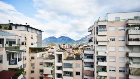 Tek Rruga e Dibres, Tek Kompleksi Halili, Jepet Me Qira Super Apartament 1+1, I Investuar Gati Per Banim!