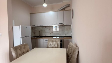 Prane Medresese, Jepet Me Qira Apartament 1+1, Totalisht I Investuar !!
