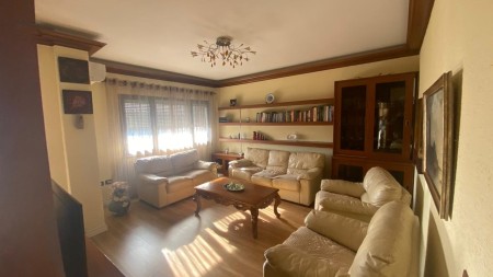Tek Zogu i Zi, Shitet Apartament 2+1+2 Me Pamje Te Lire!!!