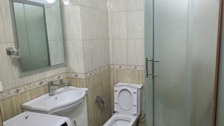 Tek Tregu i Ri Elektrik, Shitet Apartament 1+1, Ideal Per Banim Dhe Investim !!!