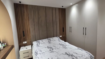 Tek Liqeni Artificial, Jepet Me Qira Super Apartament 2+1, Me Vendndodhje Perfekte dhe I Investuar Ne Detaje !!