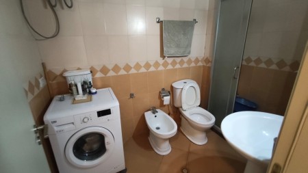 Ne Rrugen Jordan Misja ,Shitet Apartament 2+1 Me Orientim Perfekt!!