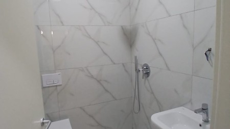 Tek Rr. Siri Kodra, Ne Kompleks Te Ri, Jepet Me Qira Apartament 2+1 I Mobiluar !!!