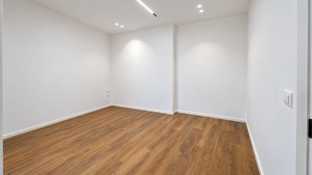 Tek Mozaiku I Tiranes, Shitet Apartament 1+1 Me Planimetri Te Rregullt Dhe Lokacion Perfekt !!