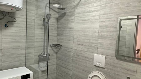 Prane Medresese, Jepet Me Qira Apartament 1+1 Ideal Per Banim !!!