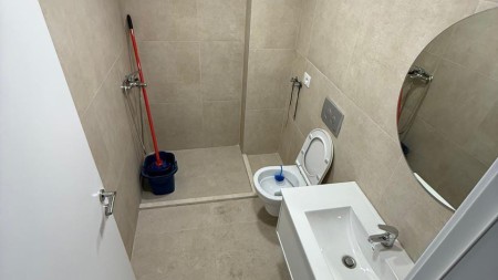 Tek Kompleksi Tirana Golden Park 3, Jepet Me Qira, Dupleks, Ideal Per Zyra Ose Biznes!!!