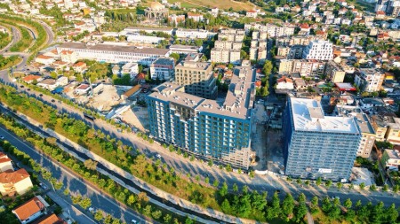 Tek Kompleksi "Golden Gate", Shitet Apartament 2+1+2, Me Strukture Dhe Hapesira Perfekte !!