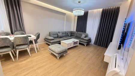 Tek Liqeni I Thate, Jepet Me Qira Apartament 2+1+2, Me 2 Poste Parkimi Te Perfshira Ne Cmim!!!