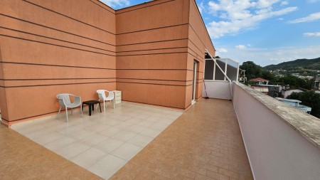 Ne Misto Mame, Shitet Apartament 2+1+2+Verande, Mundesi Ideale Banimi !!!