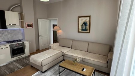 Tek Kopshti Botanik, Shitet Super Apartament 1+1 Totalisht I Investuar !!