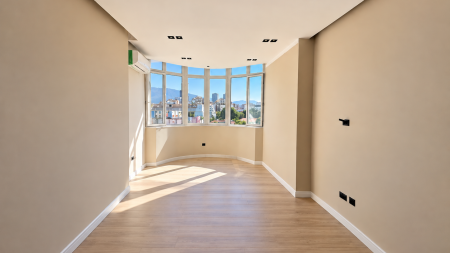 Tek Mozaiku I Tiranes, Shitet Apartament 1+1 Me Planimetri Te Rregullt!!