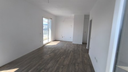 Tek Univers City, Shitet Apartament 3+1+2, Me Planimetri Dhe Hapesira Te Bollshme !