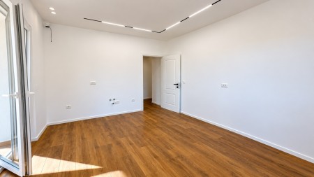 Tek Mozaiku I Tiranes, Shitet Apartament 1+1 Me Planimetri Te Rregullt Dhe Lokacion Perfekt !!