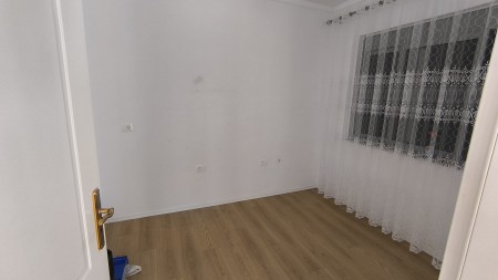 Ne Fresk, Shitet Apartament 2+1+2, I Sapo Investuar !!!