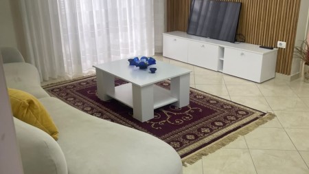 Mbrapa Fakultetit Te Shkencave Te Natyres, Jepet Me Qira Apartament 1+1 Ideal Per Banim!