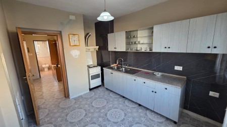 Tek Vasil Shanto, Shitet Super Apartament 2+1, Ideal Per Banim Dhe Per Investim !!!